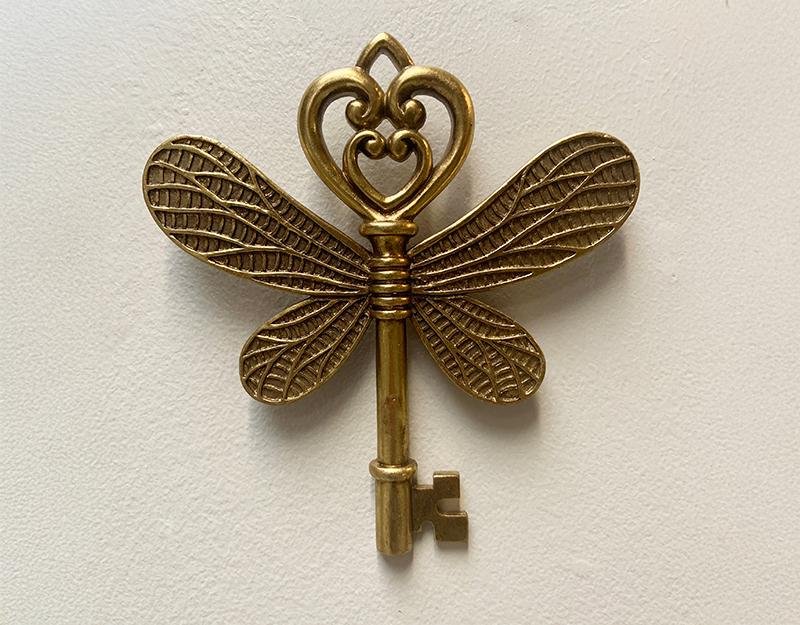 Photo n°2 du produit Déco murale clé ailes doré 16x17.3cm-481T17-0