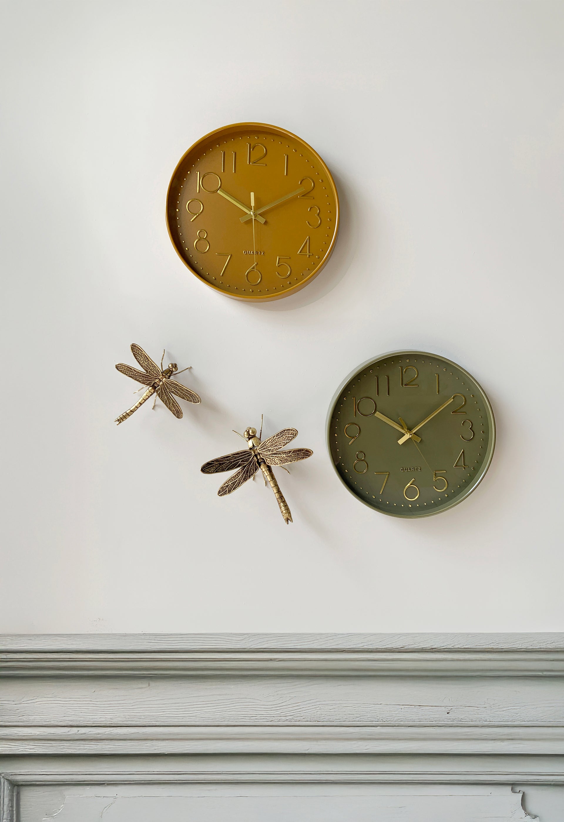 Horloge color jaune ocre 30,5cm