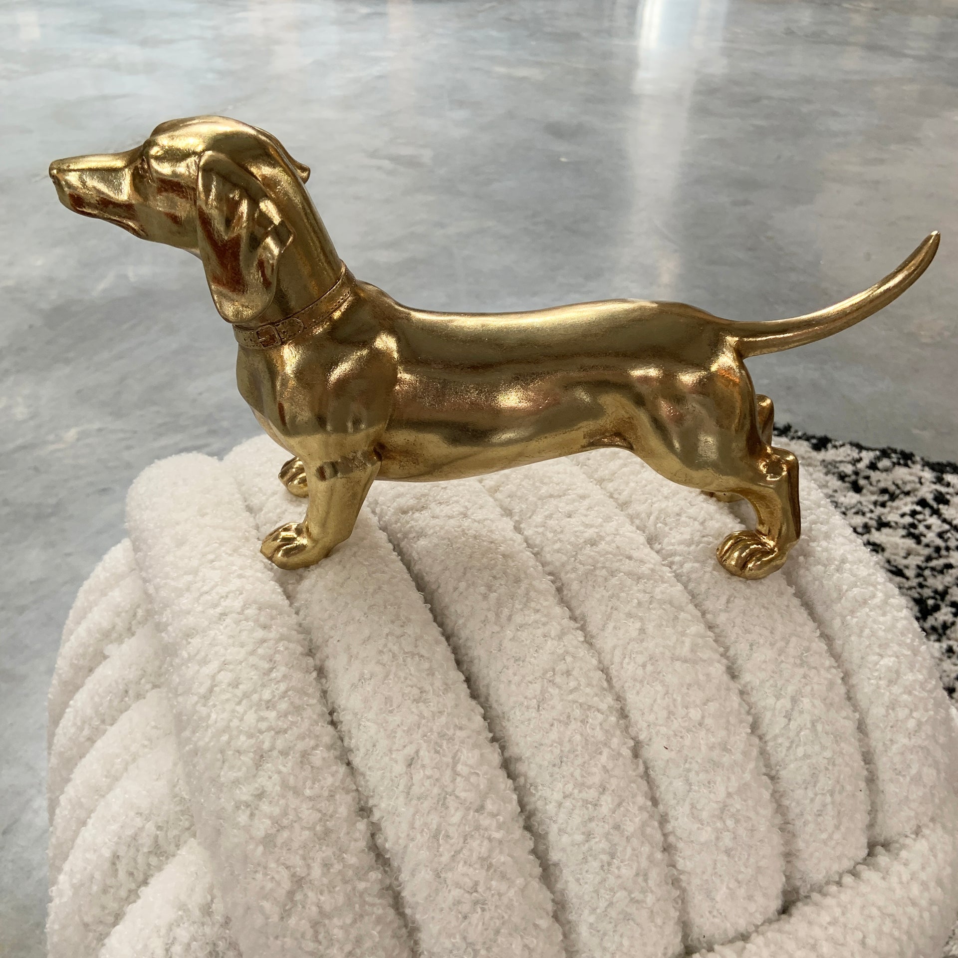 Statue teckel doré 31x7.5x17cm