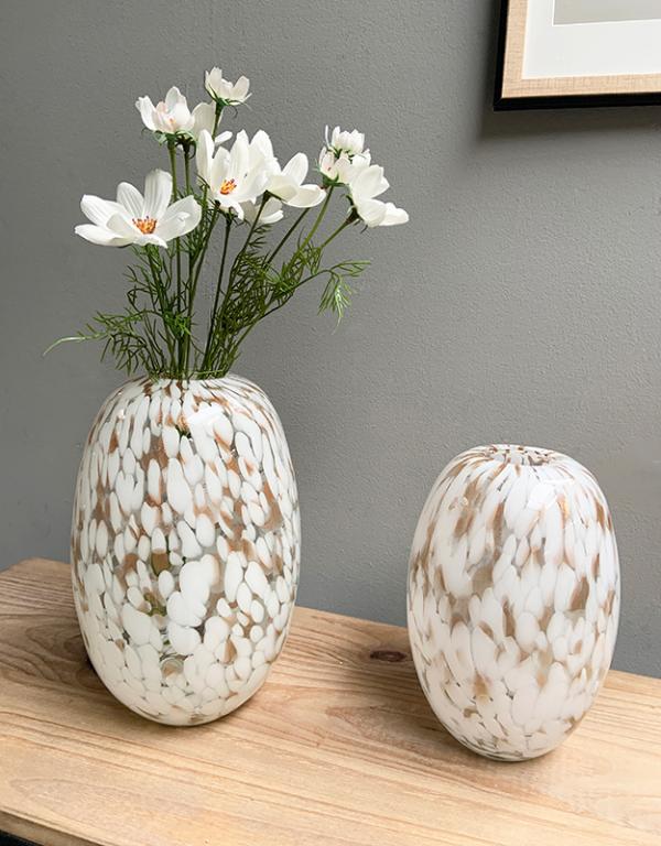 Photo n°2 du produit Vase en verre écailles blanc 20x29cm-806T29-0